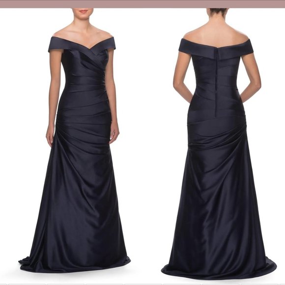 NWT $495 La Femme [‎ 18 ] Off Shoulder Ruched Satin Trumpet Gown in Navy #Q254 - Picture 1 of 13